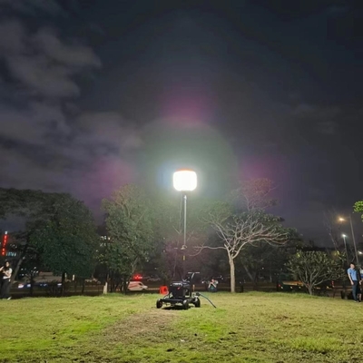 AC100-277V パーティーイベントの映画制作のための屋外充電式LEDバルーンライトタワー