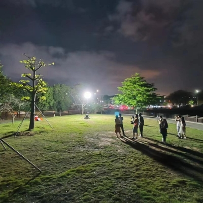 屋外用360度グレアフリー照明高マスト移動式LEDワークライトタワー