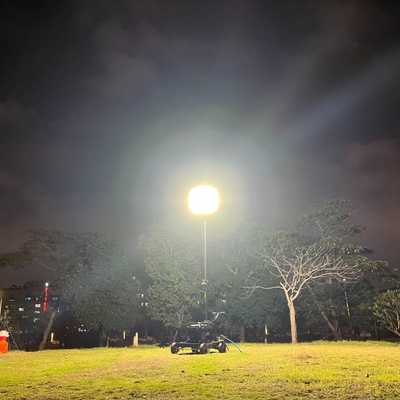 1400W 高い明るさ 輝きのない気球ライトタワー 建設鉱山用三脚台